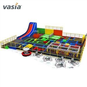 Prilagođeni šareni veliki trampolin park
